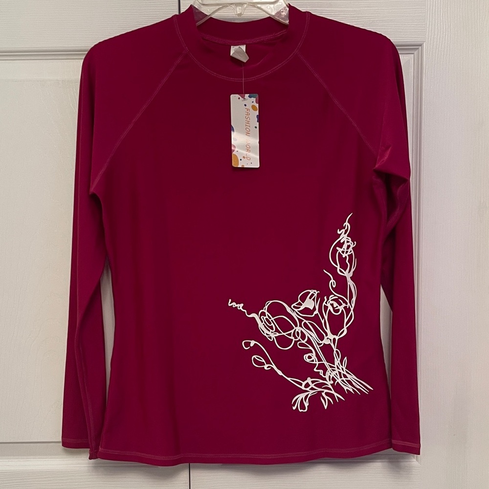 NWT FASHION WORLD Rash Guard Top Swim Top Rashguard Medium